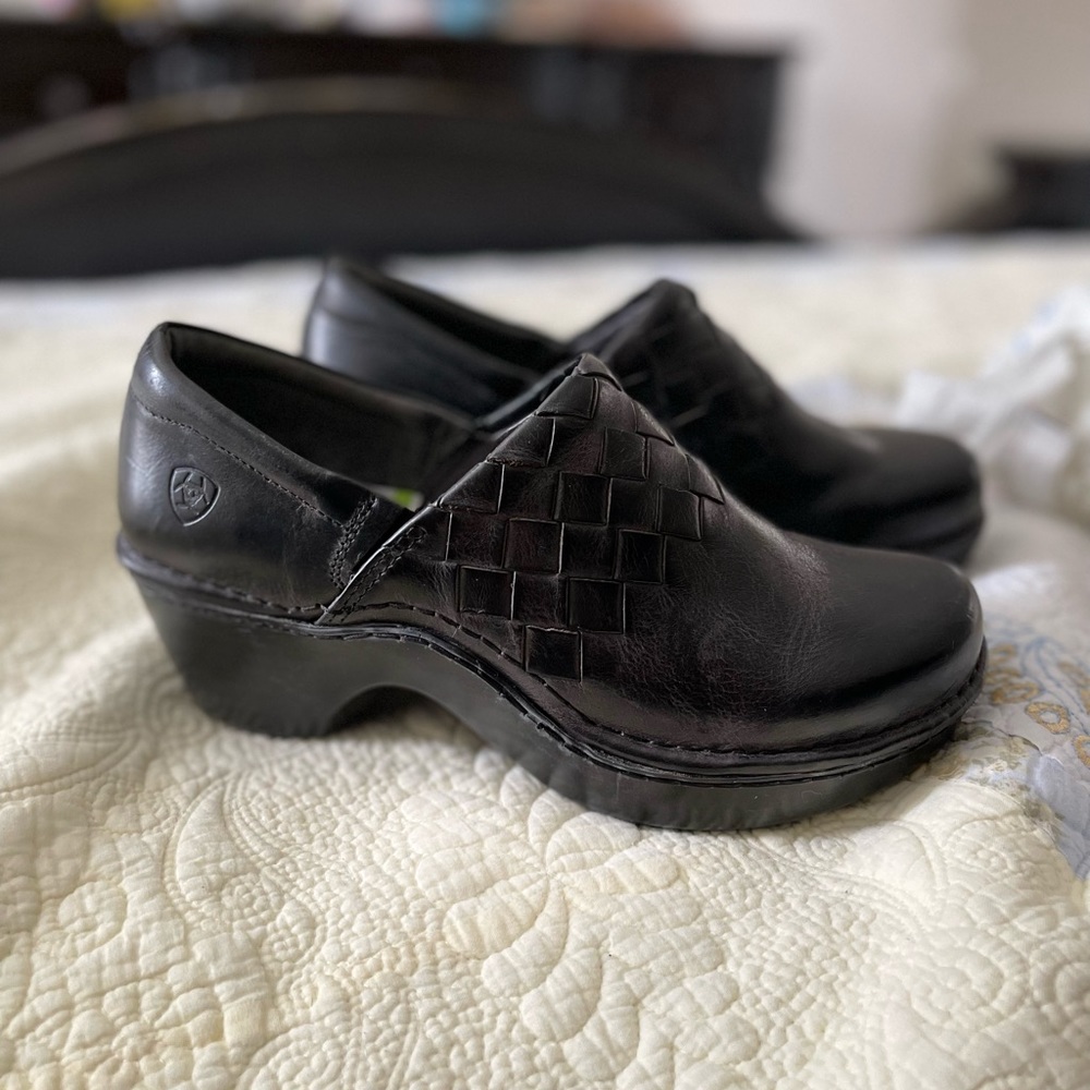Ariat woman shoes